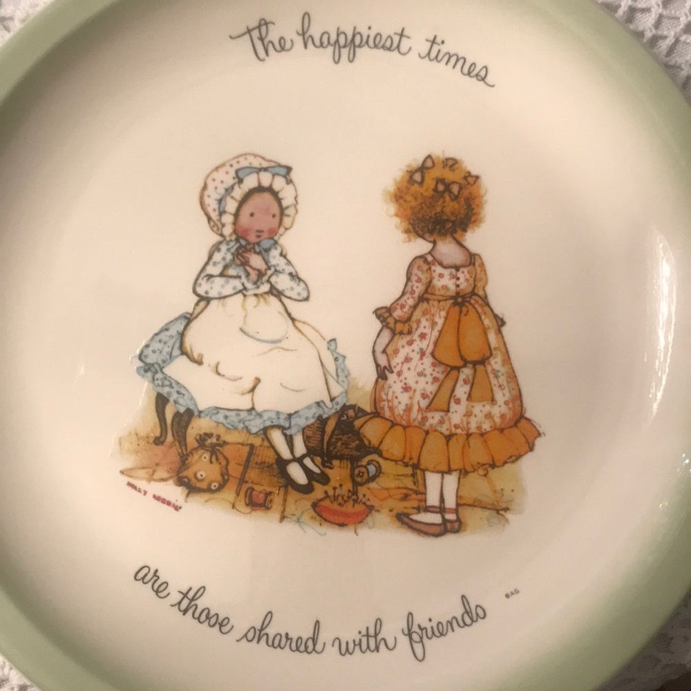 10 in VINTAGE HOLLY HOBBIE PLATE